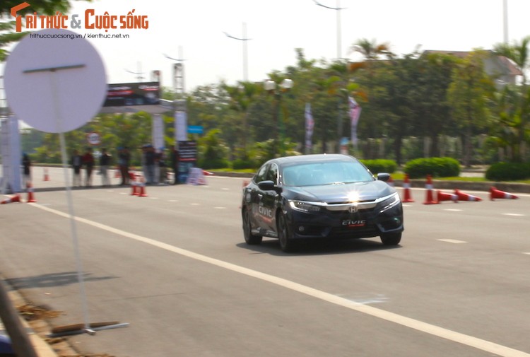 Cam lai Honda Civic 2017 i-VTEC Turbo 1.5l tai Ha Noi-Hinh-5