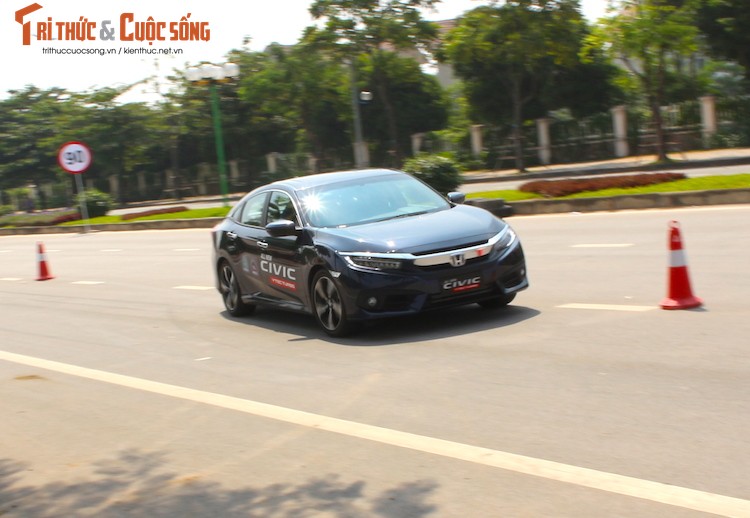 Cam lai Honda Civic 2017 i-VTEC Turbo 1.5l tai Ha Noi-Hinh-8