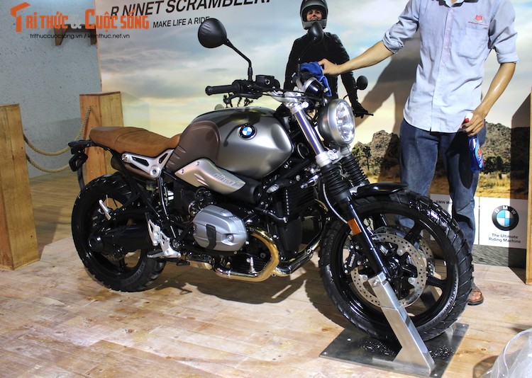 BMW R nine T Scrambler “chot gia” hon 500 trieu tai VN