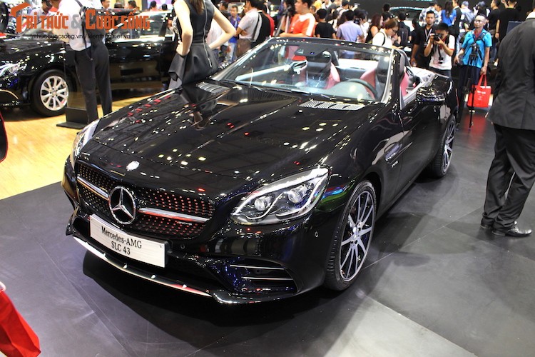 Can canh Mercedes-AMG SLC 43 gia 3,619 ty tai VN-Hinh-2