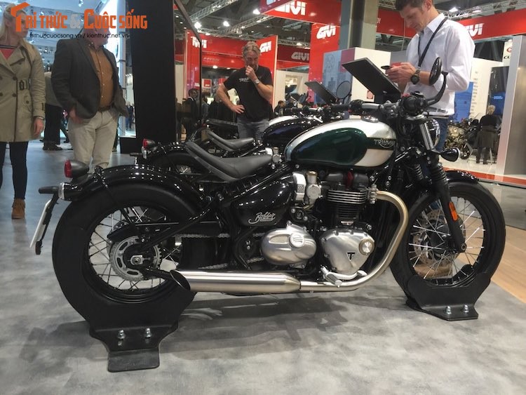 “Bobber quy toc” Triumph Bonneville Bobber tai EICMA 2016-Hinh-6