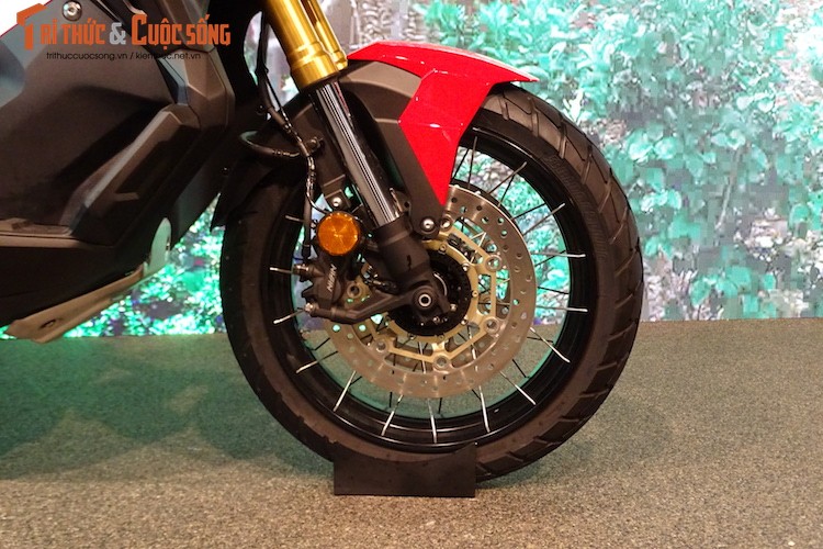 “Phuot thu” tay ga Honda X-ADV tai trien lam EICMA 2016-Hinh-3