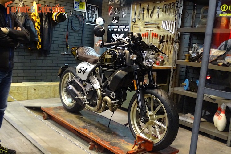 Ducati Scrambler Cafe Racer 