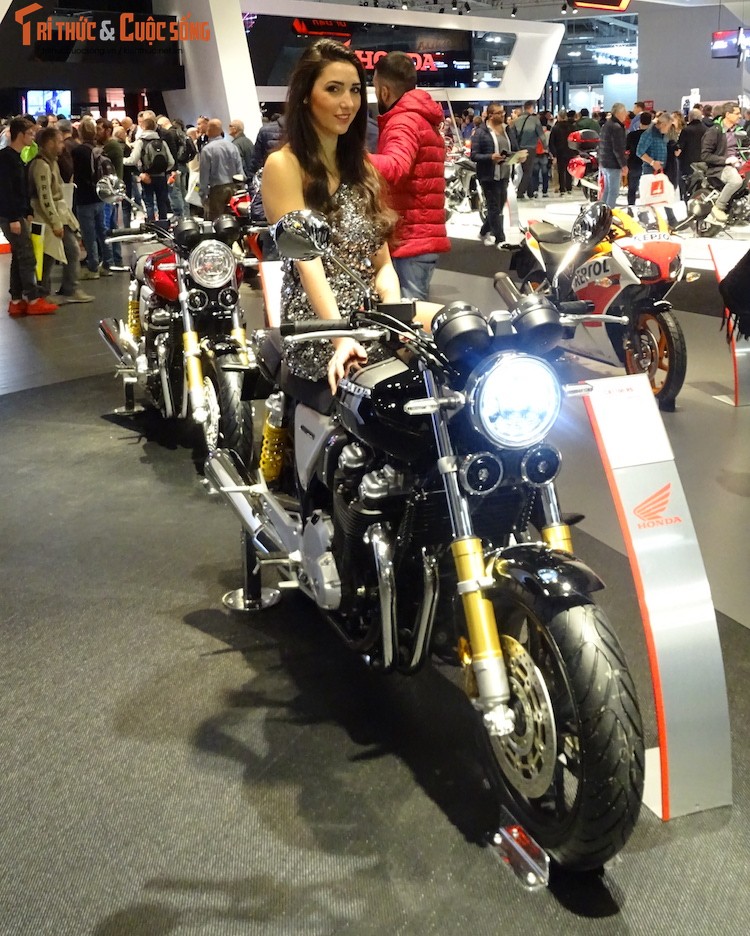 Me man dan “chan dai” nuoc Y tai trien lam EICMA 2016-Hinh-5