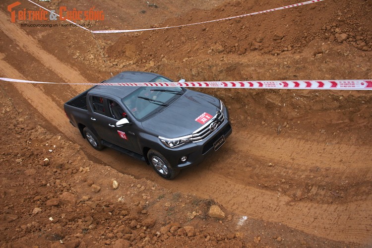 Cam lai ban tai Toyota Hilux 2016 gia tu 697 trieu tai VN-Hinh-10