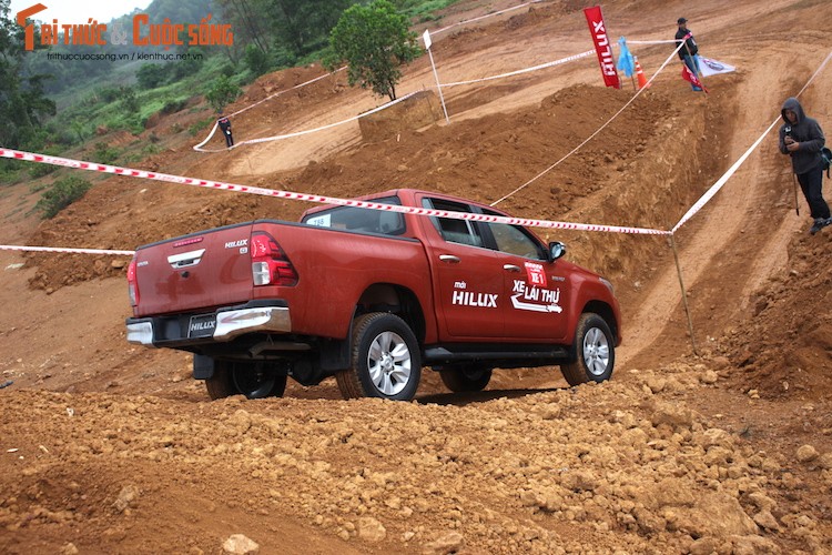 Cam lai ban tai Toyota Hilux 2016 gia tu 697 trieu tai VN-Hinh-11