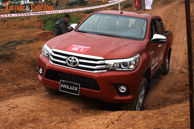 Cam lai ban tai Toyota Hilux 2016 gia tu 697 trieu tai VN-Hinh-16