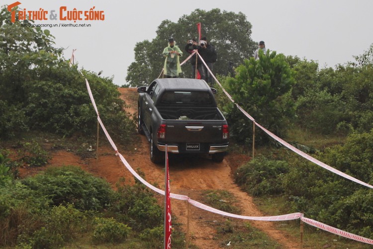 Cam lai ban tai Toyota Hilux 2016 gia tu 697 trieu tai VN-Hinh-18