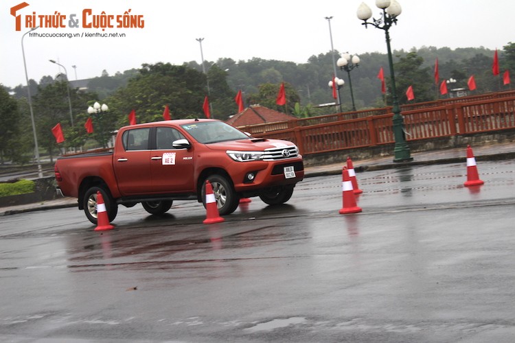 Cam lai ban tai Toyota Hilux 2016 gia tu 697 trieu tai VN-Hinh-20