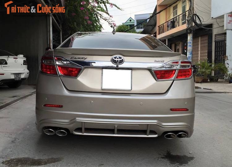 Soi Toyota Camry do phong cach the thao tai Sai Gon-Hinh-4