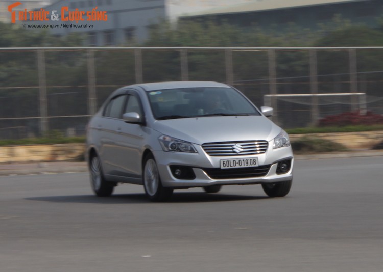 Suzuki Ciaz 2016 gia 580 trieu tai Viet Nam co gi?-Hinh-19