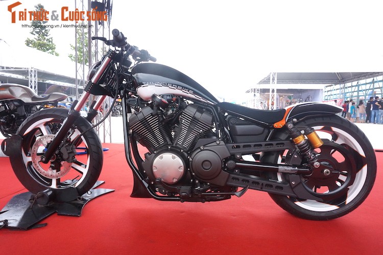 Can canh “xe no” Yamaha Bolt 950 hang hiem tai VN