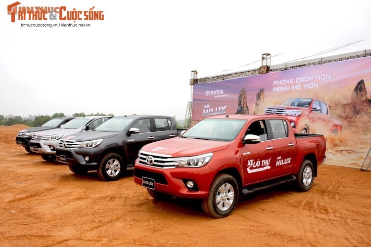 Toyota Hilux va Isuzu D-Max “e” tai Viet Nam