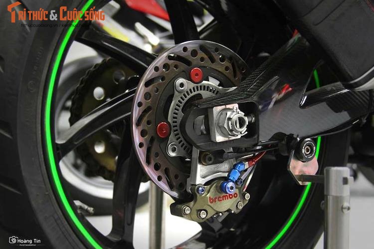 Kawasaki ZX-10R “sieu khung” phong cach xe dua o Sai Gon-Hinh-11