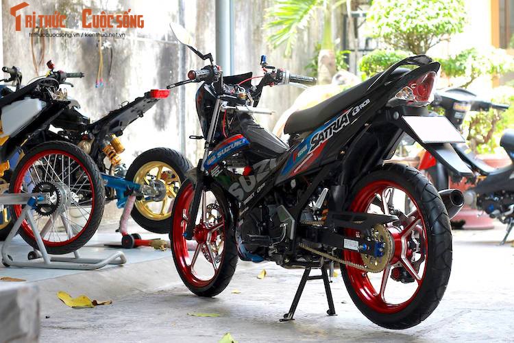 Dan choi Sai Gon do Suzuki Satria F150 