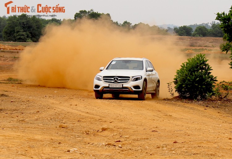 Cam lai ca dan xe sang Mercedes tai Ha Noi-Hinh-16