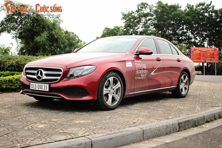 Chi tiet Mercedes E250 “made in Vietnam” gia 2,47 ty dong-Hinh-13