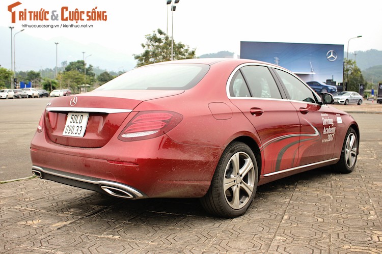 Chi tiet Mercedes E250 “made in Vietnam” gia 2,47 ty dong-Hinh-5