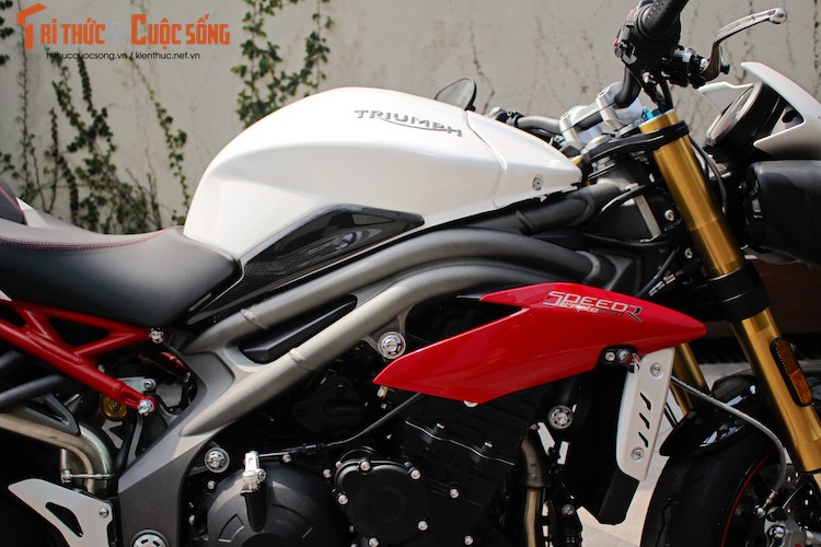 &quot;Xe no&quot; Triumph Speed Triple R gia 614 trieu tai Viet Nam-Hinh-7