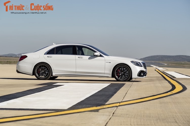 “Van phong sieu toc&quot; Mercedes-AMG S63 va S65 moi co gi?-Hinh-2