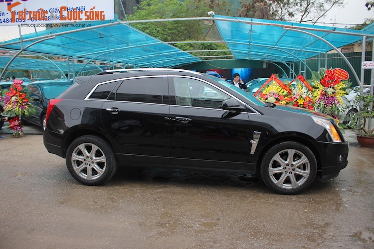 Can canh crossover Cadillac SRX gia 1,4 ty tai Viet Nam-Hinh-4