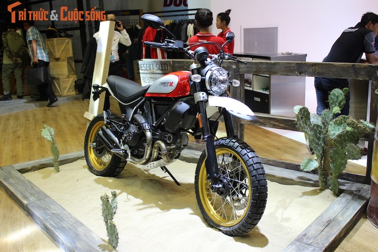 Can canh Ducati Scrambler Desert Sled gia 429 trieu dong