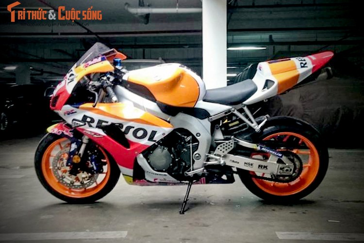 Dan choi Binh Duong do sieu moto Honda CBR1000RR-Hinh-2