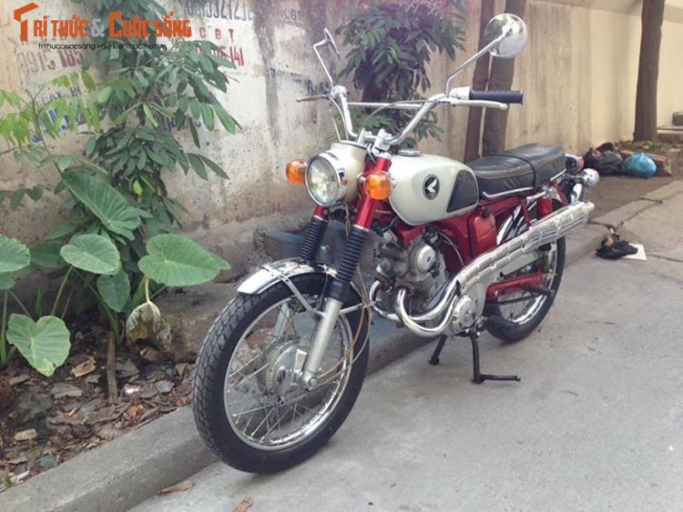 &quot;Thuoc doc” Honda CL125 doi 1968 con zin tai Ha Noi