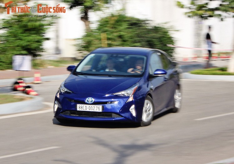 Cam lai oto &quot;sieu tiet kiem&quot; Toyota Prius moi tai VN-Hinh-19