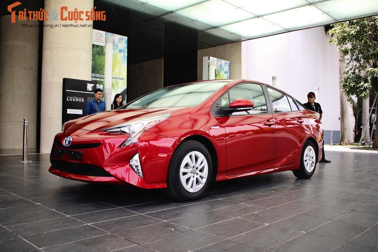 Cam lai oto &quot;sieu tiet kiem&quot; Toyota Prius moi tai VN