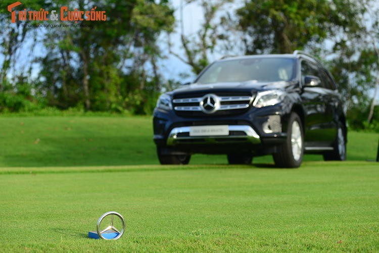 “Giat giai” xe Mercedes 22 ty tai VN chi voi mot cu golf-Hinh-5