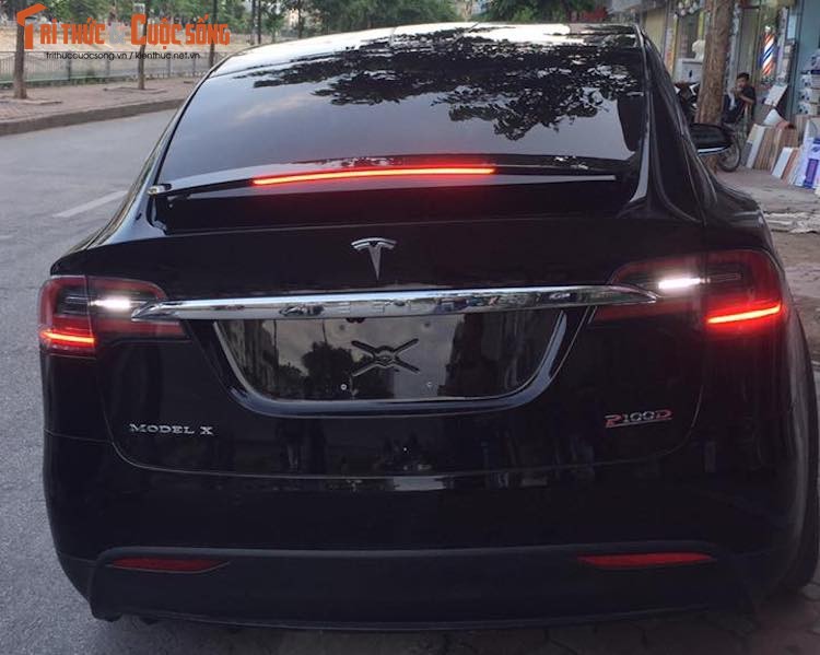 Sieu oto dien Tesla Model X 8 ty “dao pho” Ha Noi-Hinh-7