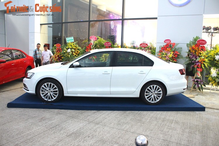 Xe oto “binh dan” Volkswagen Jetta gia 990 trieu tai Ha Noi-Hinh-10