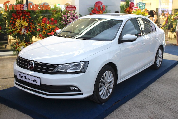 Xe oto “binh dan” Volkswagen Jetta gia 990 trieu tai Ha Noi-Hinh-11