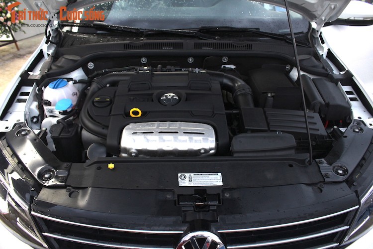 Xe oto “binh dan” Volkswagen Jetta gia 990 trieu tai Ha Noi-Hinh-9