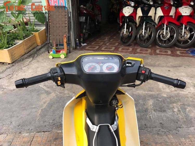 &quot;Xe no&quot; Suzuki RGX dung chan ban 200 trieu tai Sai Gon-Hinh-4