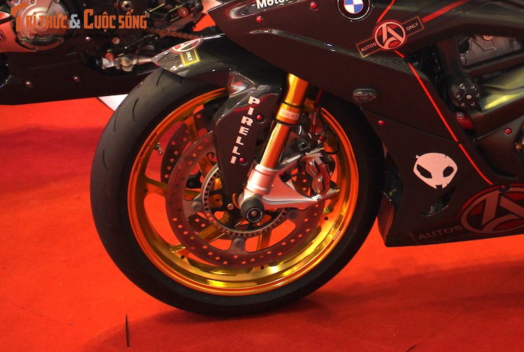 Dan choi Sai Gon chi 200 trieu do sieu moto BMW S1000RR-Hinh-3