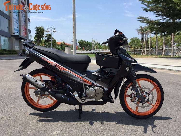 Dan choi Viet chi hang chuc trieu do &quot;xe no&quot; Yamaha 125ZR