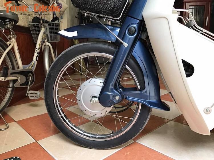 Xe may Honda Cub 82 hang hiem &quot;con zin&quot; tai Ha Noi-Hinh-4