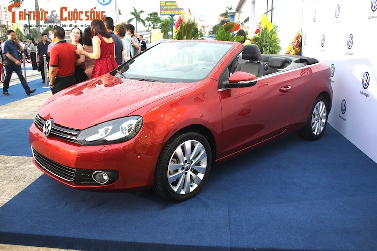 Mui tran Volkswagen Golf Cabriolet &quot;chot gia&quot; 950 trieu tai VN