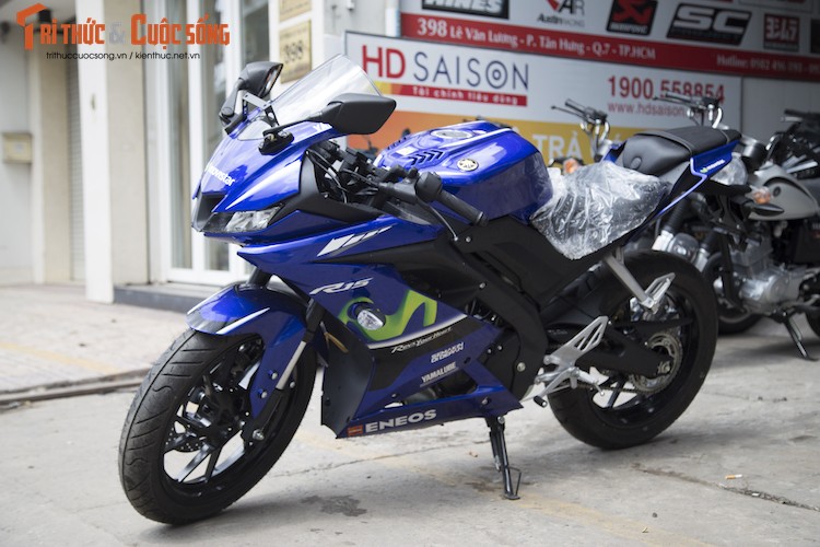 Moto Yamaha R15 Movistar &quot;thet gia&quot; 110 trieu tai VN