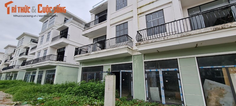 Da Nang: Xot xa loat shophouse chuc ty bo hoang, co phu kin-Hinh-2