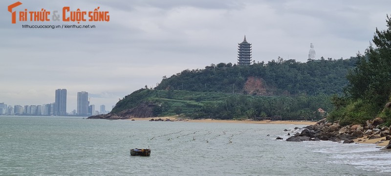 Check in bai bien hoang so tuyet dep duoi chan nui Son Tra-Hinh-8