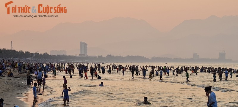 Nong do lua, dan Da Nang un un ra bien giai nhiet-Hinh-6