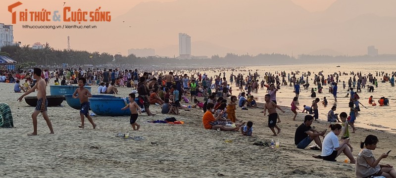 Nong do lua, dan Da Nang un un ra bien giai nhiet-Hinh-7