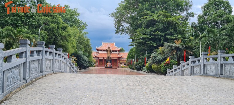 Den Bao tang Quang Trung, lang ngam dau an dan toc tren mien dat vo-Hinh-2