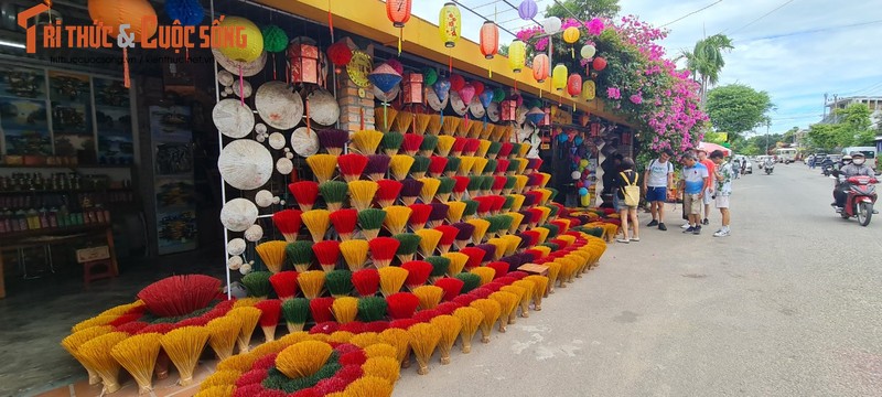 “Song ao” trieu view giua lang huong hang tram nam tuoi o Hue-Hinh-17