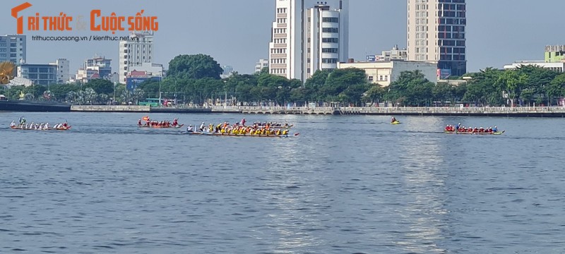 Da Nang: Toan canh giai dua thuyen truyen thong tren song Han dip le 2/9-Hinh-5