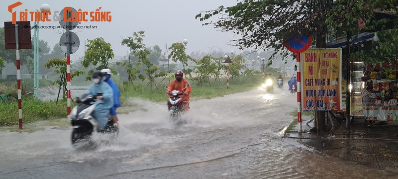 Cum CN Cam Le: Bun dat tran xuong khu dan cu sau mua lon