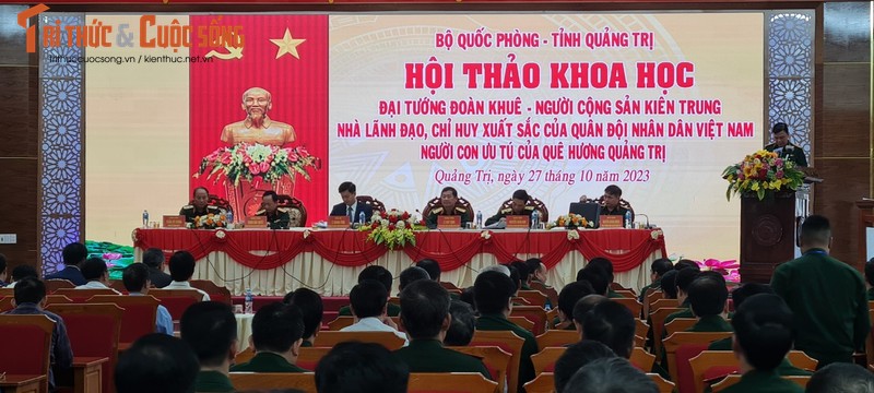 Dai tuong Doan Khue - Nha lanh dao xuat sac cua QDND Viet Nam
